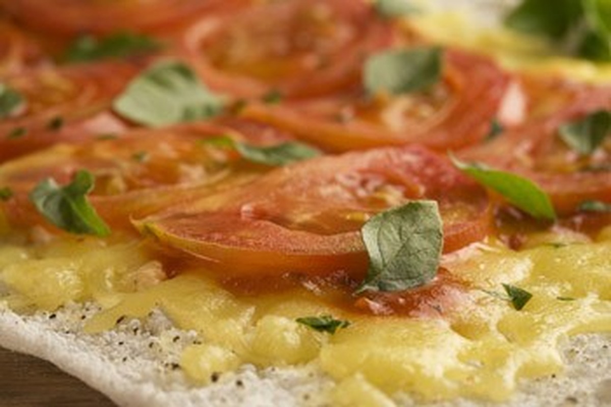 Pizza de tapioca com recheio marguerita Pizzas Receitas
