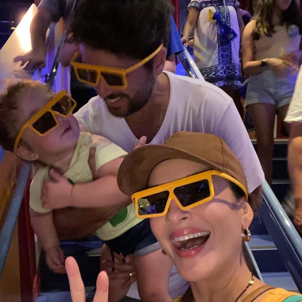 Claudia Leitte e Márcio Pedreira viajam com os filhos para a Disney (Foto: Reprodução/Instagram)