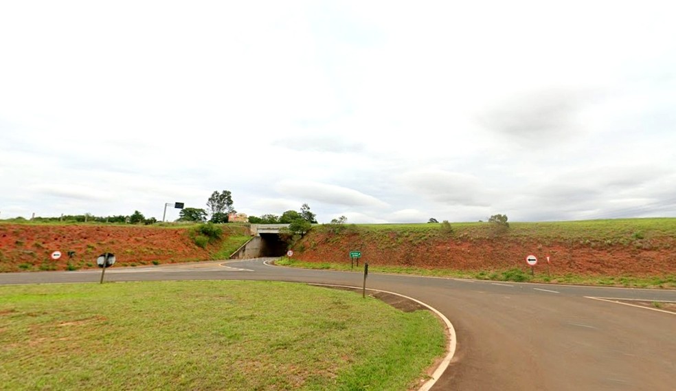Passagem inferior nas proximidades do km 303 ficará interditada parcialmente até o próximo dia 17 — Foto: Reprodução/Google Maps