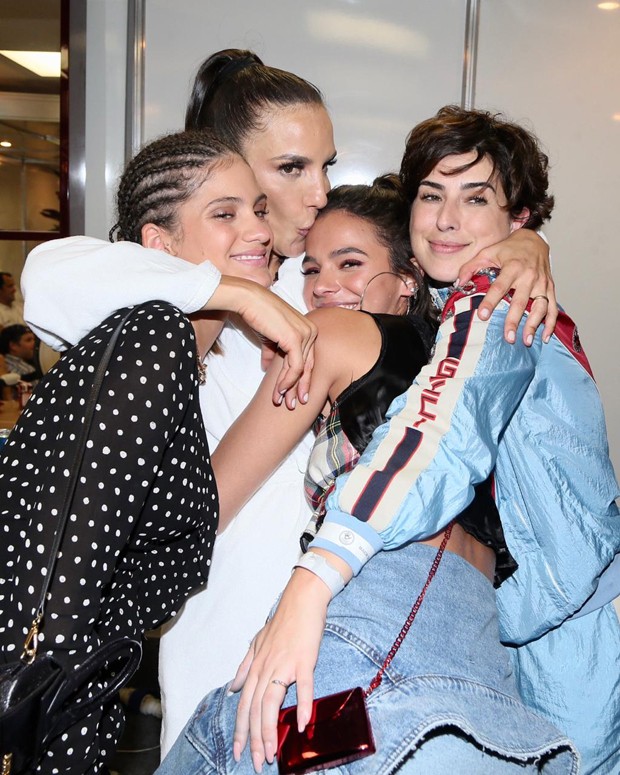 Ivete Sangalo com Laura, Bruna Marquezine e Fernanda Paes Leme (Foto: Manuela Scarpa/Brazil News)