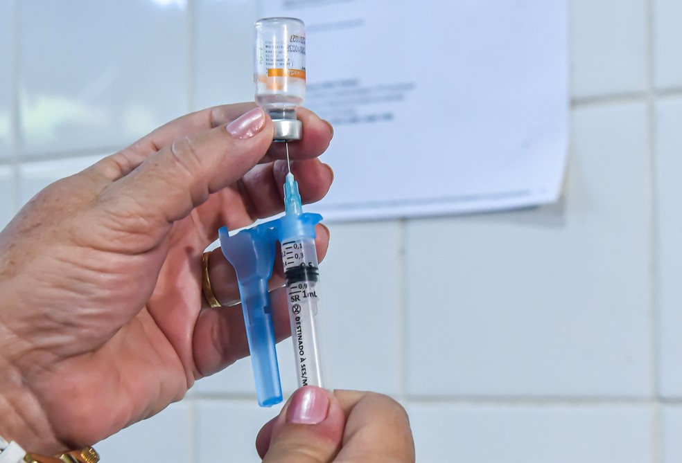 Dose vacina Covid-19  — Foto: André Santos/Prefeitura de Uberaba