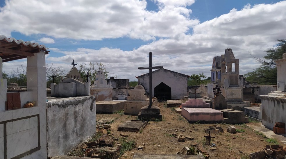 Cemitério de Chorrochó. Obra de Antônio Conselheiro.  — Foto: Neto Camorim/Arquivo Pessoal