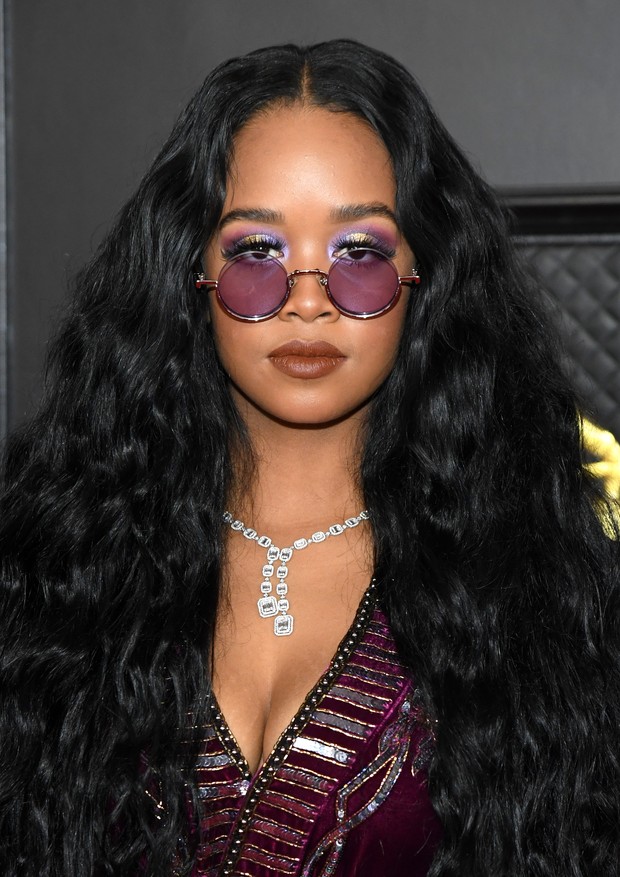 LOS ANGELES, CALIFORNIA - MARCH 14: H.E.R. attends the 63rd Annual GRAMMY Awards at Los Angeles Convention Center on March 14, 2021 in Los Angeles, California. (Photo by Kevin Mazur/Getty Images for The Recording Academy ) (Foto: Getty Images for The Recording A)