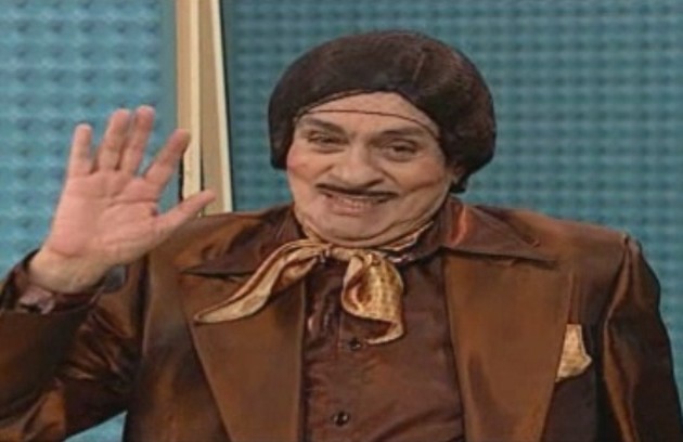 O personagem Alberto Roberto, interpretado por Chico Anysio, comandava o programa 'Rosto a Rosto' e e se atrapalhava nas entrrevistas com celebridades (Foto: Divulgação)