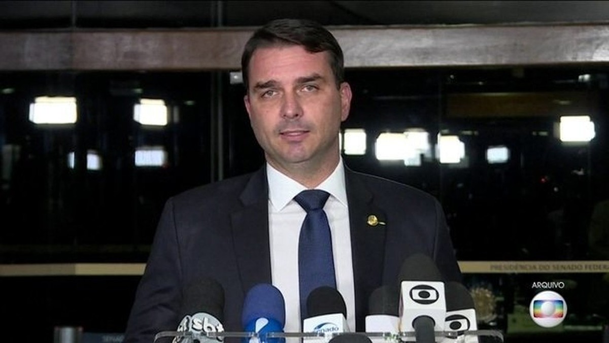 Justiça libera investigação contra Flávio Bolsonaro sobre 'rachadinha'
