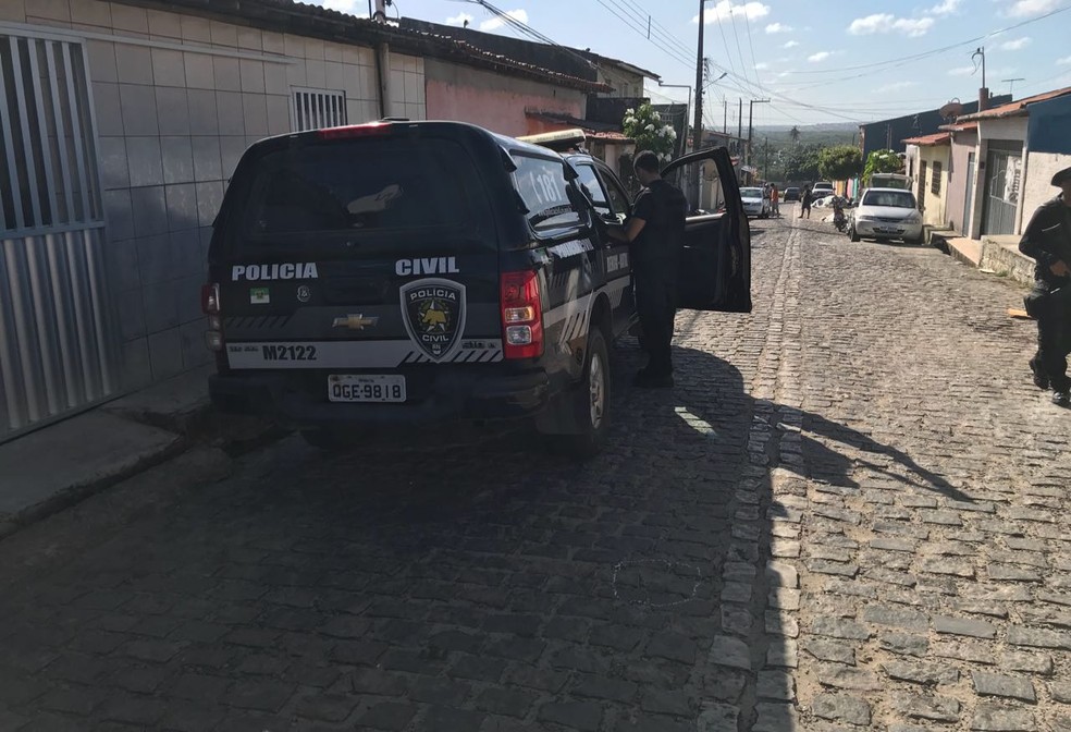 Criança morre após se atingida por bala perdida em uma perseguição na Zona Oeste de Natal. (Foto: Kleber Teixeira / Inter TV Cabugi)