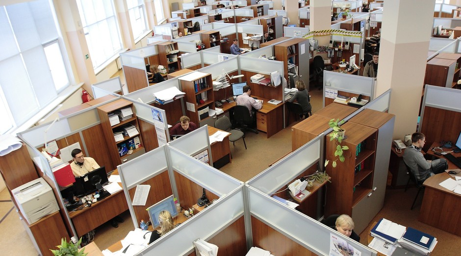 escritório; funcionários; empresa; trabalhadores; empregados; trabalho; (Foto: Pixabay)
