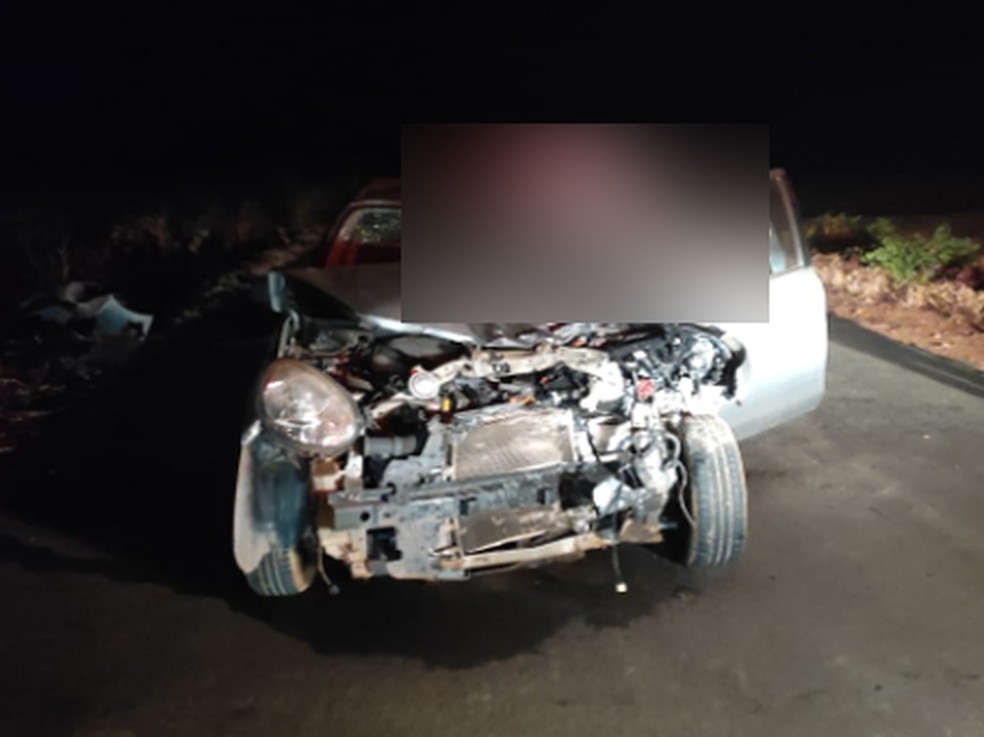 Primos morrem após colisão entre carro e moto na PI-236, em Regeneração — Foto: Divulgação /PM-PI