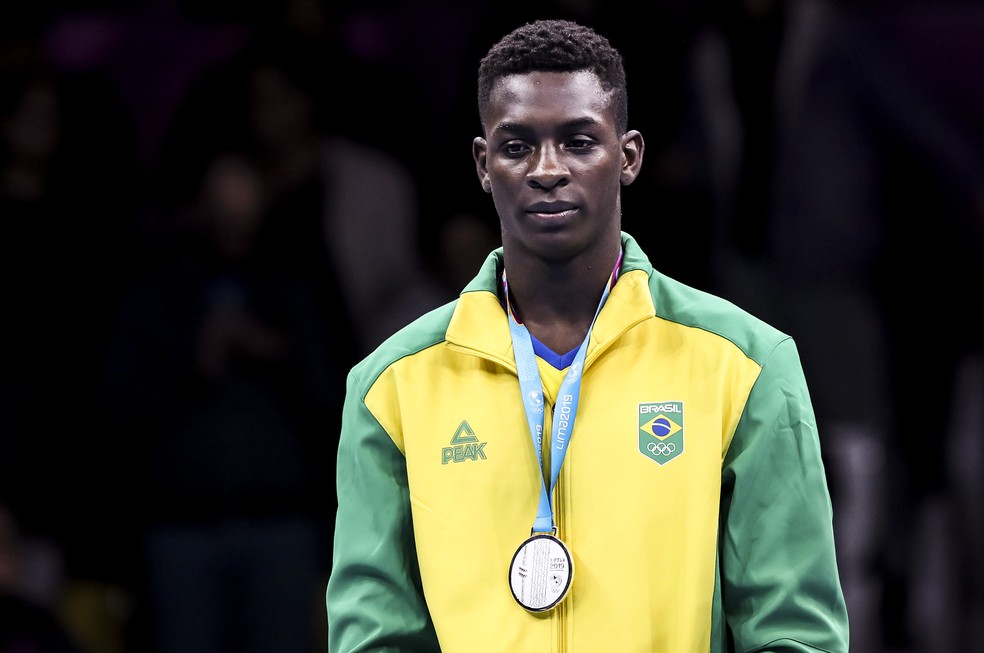 Keno Machado com a medalha de prata dos Jogos Pan-Americanos de Lima — Foto: Wander Roberto/COB