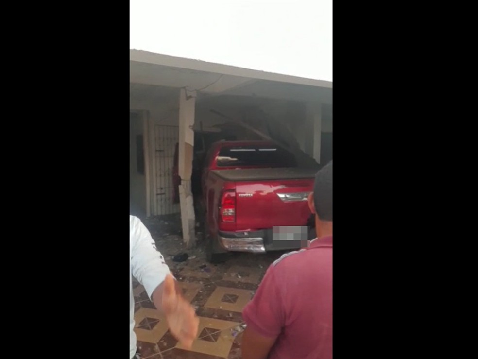 Homem morre após ser atropelado por carro quando estava sentado na porta de casa na BA — Foto: Redes Sociais