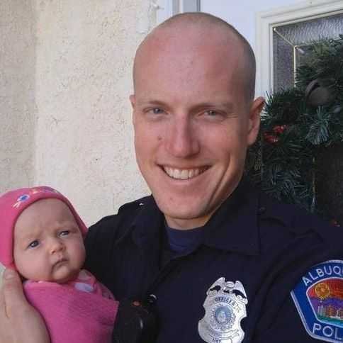Policial americano adota bebê de usuária de drogas (Foto: thinkstock)