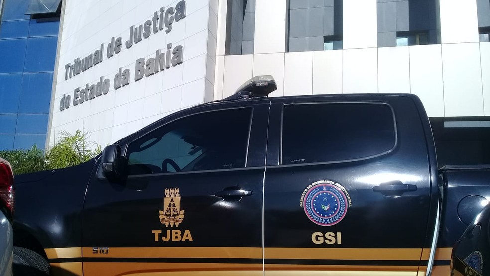 PF deflagra operaÃ§Ã£o contra suposto esquema para venda de decisÃµes judiciais na BA â€” Foto: Cid Vaz/TV Bahia
