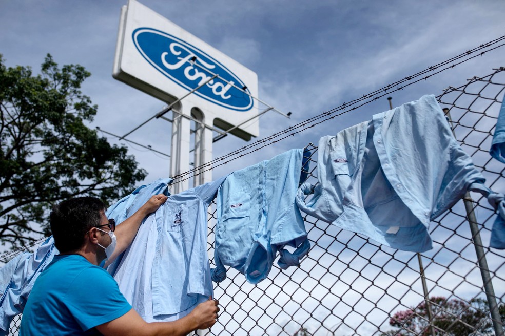 Ford decidiu fechar fábricas e encerrar a produção de veículos no Brasil — Foto: Roosevelt Cassio/Reuters