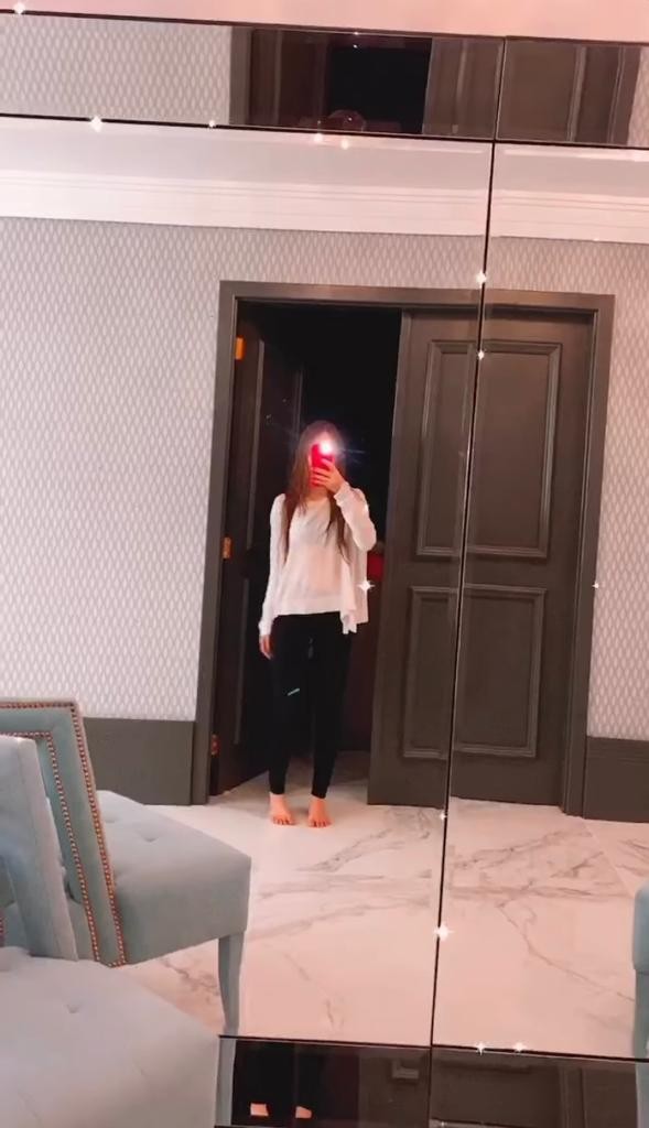 Sarah Pôncio mostra detalhes do quarto novo e espelho gigante impressiona (Foto: Instagram)