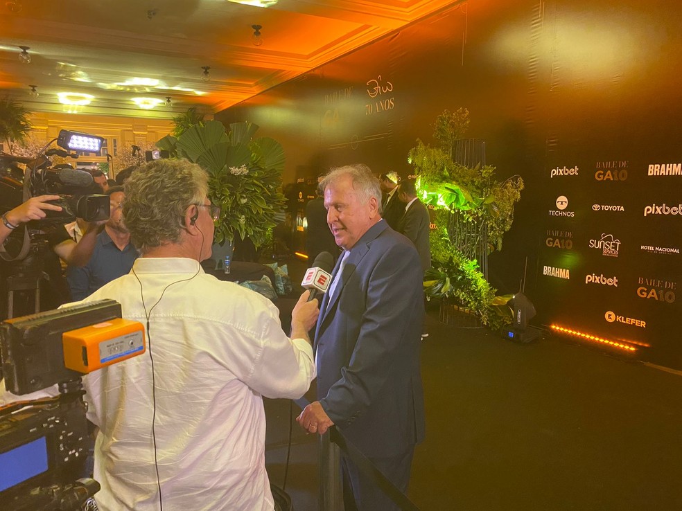 Zico no "Baile do Galo", sua festa de 70 anos — Foto: Luca Bíscaro/ge