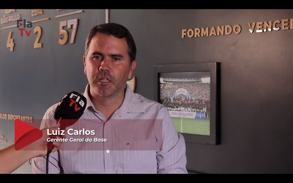Luiz Carlos, Gerente Geral da Base do Flamengo, em entrevista à Fla Tv — Foto: Reprodução Fla TV
