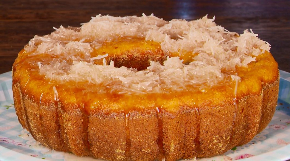 Bolo de Milho com Cobertura de Coco