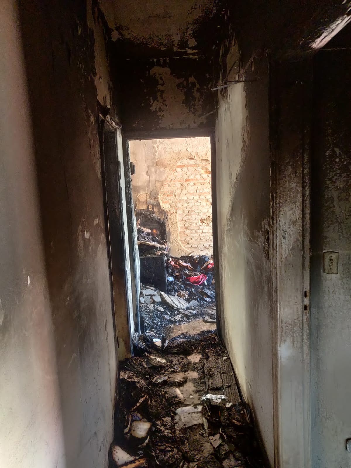 Apartamento de Zé Celso na Vila Mariana foi destruído por incêndio que levou à morte do dramaturgo — Foto: Reprodução/IC-SSP