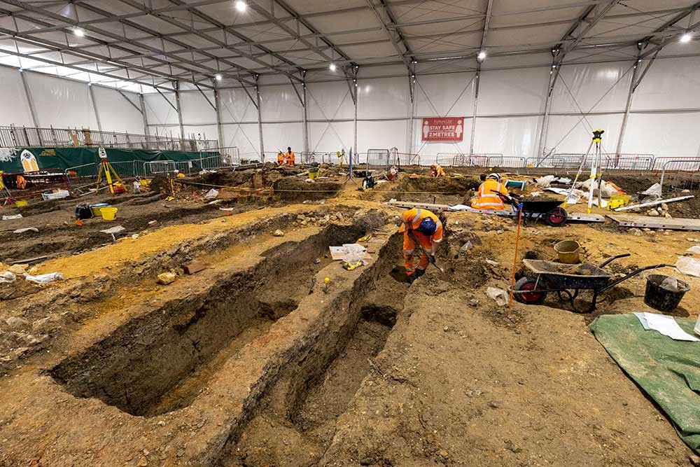 Arqueólogos descobrem igreja anglo-saxã de 900 anos na Inglaterra (Foto: HS2)