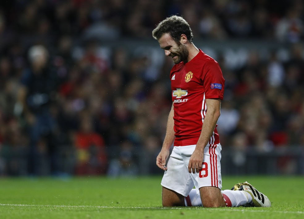 Juan Mata espera formar um time de 11 jogadores engajados em pedir contribuições para o fundo (Foto: Reuters)