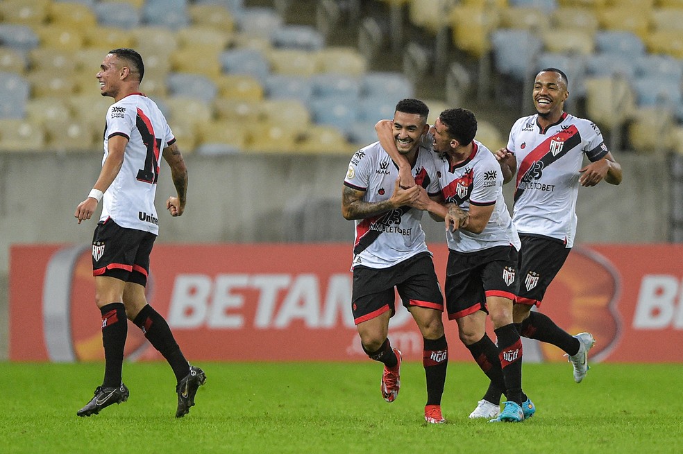 Jefferson comemora golaço em Fluminense x Atlético-GO — Foto: Thiago Ribeiro/AGIF
