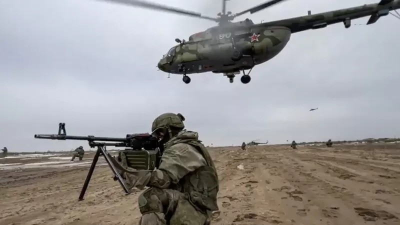 Soldados da Rússia e de Belarus vêm treinando juntos (Foto: EPA via BBC News Brasil)