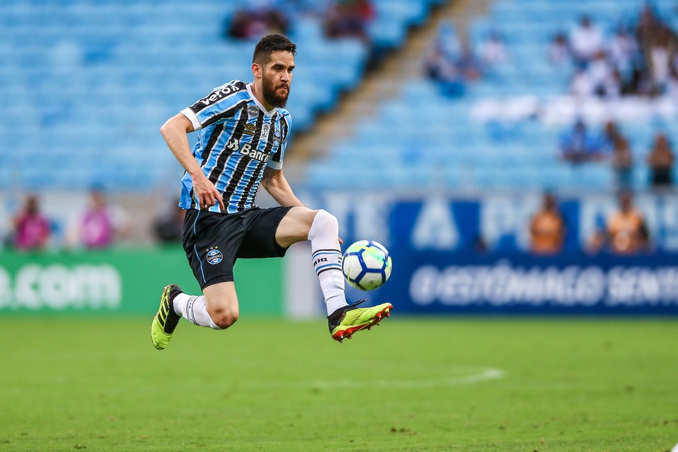 Marcelo Oliveira atuou como zagueiro contra a Chape — Foto: Lucas Uebel/Grêmio