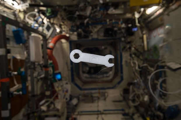Chave de fenda impressa em 3D no espaço (Foto: Reprodução)