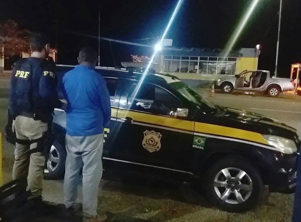 Condutor de caminhão tanque é preso em flagrante por usar 