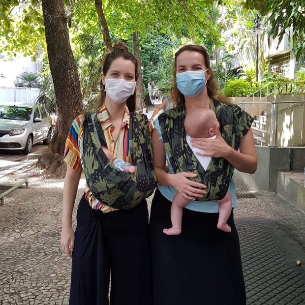 Nathalia Dill e Julia Dill passeiam com os filhos (Foto: Reprodução/Instagram)