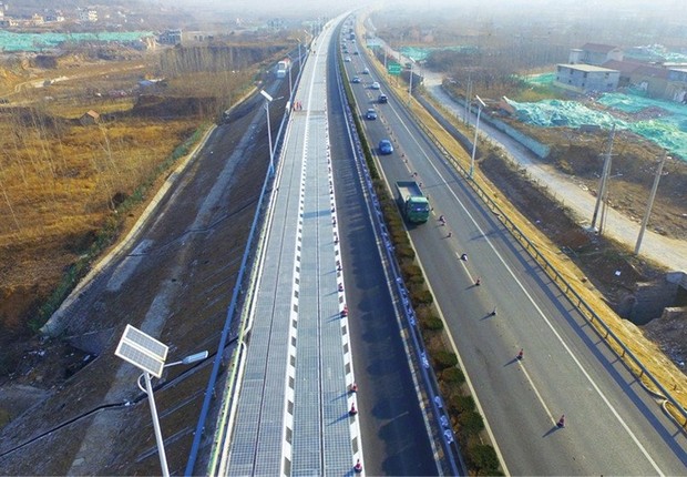 rodovia-energiasolar-china (Foto: Reprodução Twitter)