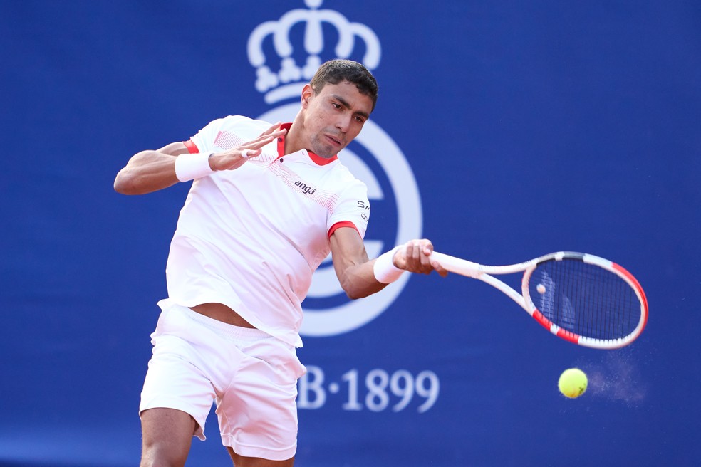 Thiago Monteiro pode ter Novak Djokovic como adversário logo na segunda rodada do tênis — Foto: Alex Caparros / Getty Images