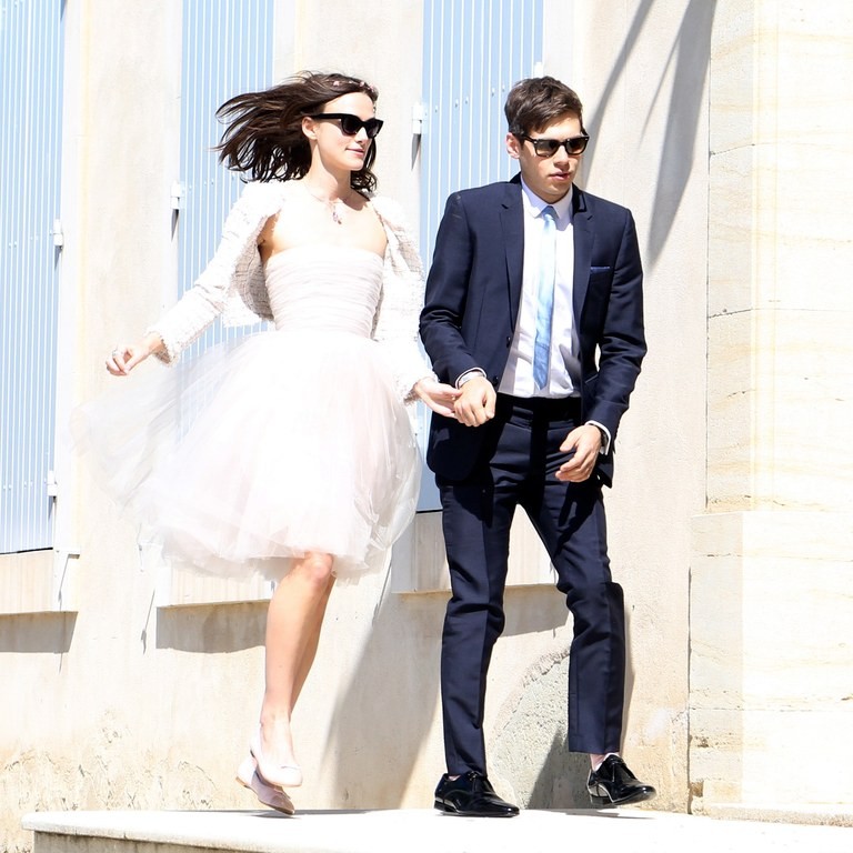 Keira Knightley e James Righton em 2013: noiva usou sapatilhas (Foto: Reprodução/Pinterest)