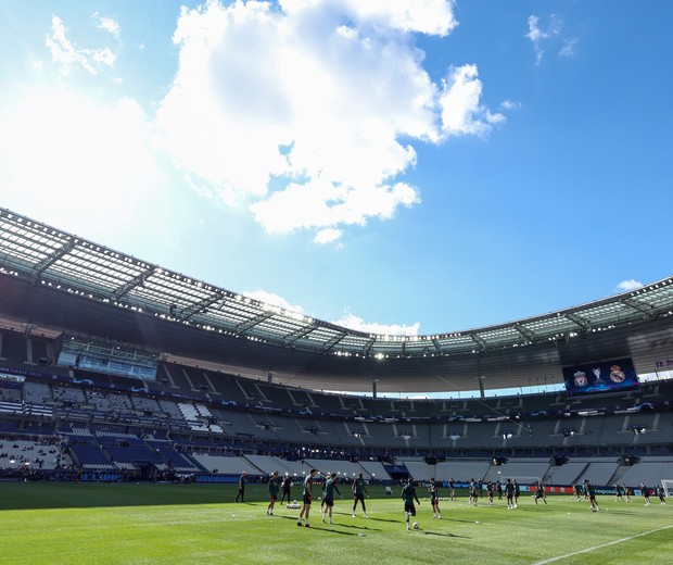 PARIS, FRANCE - MAY 27: A general view as players of Liverpool train during a Liverpool FC Training Session at Stade de France on May 27, 2022 in Paris, France. Liverpool will face Real Madrid in the UEFA Champions League final on May 28, 2022. (Photo by  (Foto: Getty Images)