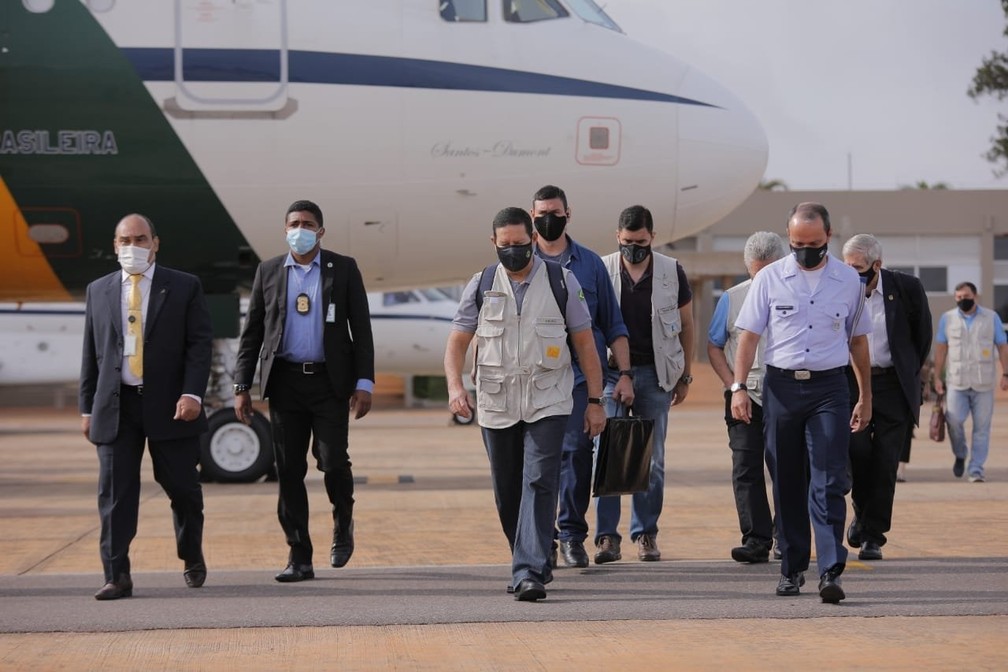 O vice-presidente Hamilton Mourão embarcou em Brasília para uma viagem com embaixadores à Amazônia — Foto: Ascom/Vice-Presidência