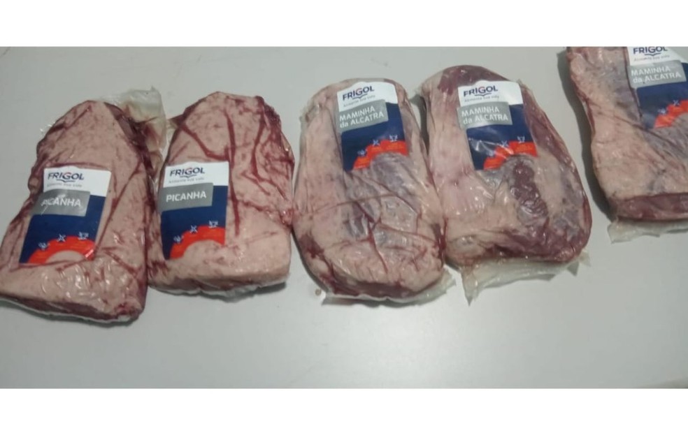 Homem é preso suspeito de furtar peças de carne crua em cozinha de churrascaria em Jaú — Foto: Polícia Militar /Divulgação