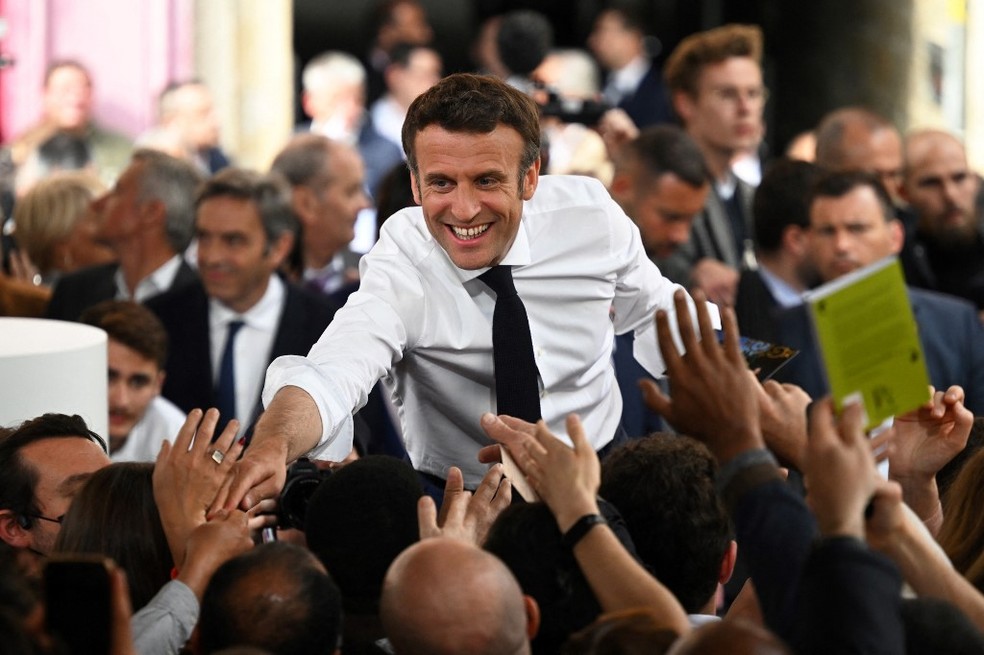 Emmanuel Macron em seu último dia de campanha, em 22 de abril de 2022 — Foto: Lionel Bonaventure / AFP