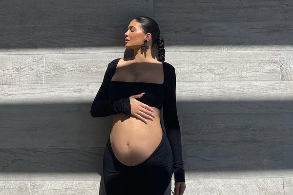 Kylie Jenner em retrato da segunda gravidez (Foto: Reprodução / Instagram)