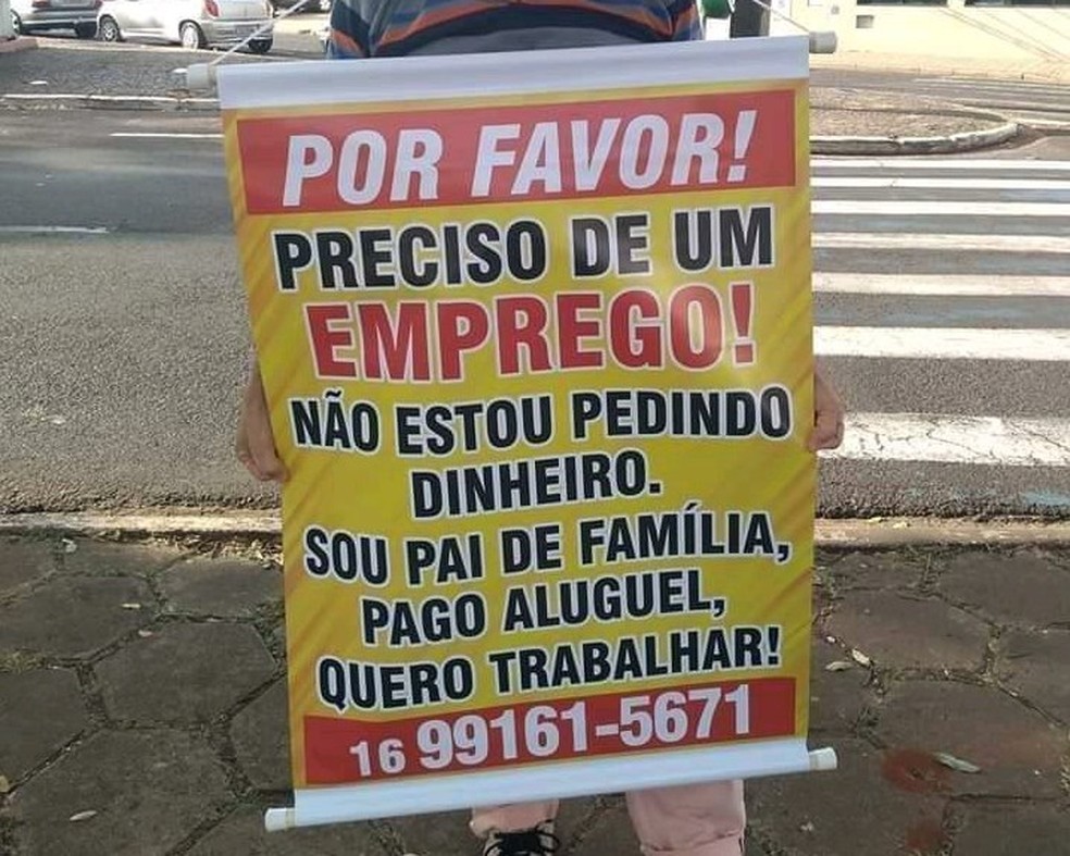 Desempregado Ha 7 Meses Pai De Familia De Americo Brasiliense Faz Placa E Pede Servico Em Semaforo Sao Carlos E Araraquara G1