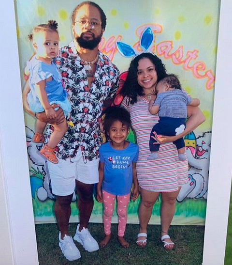 O jogador de futebol americano Earl Thomas com a esposa e os filhos (Foto: Instagram)
