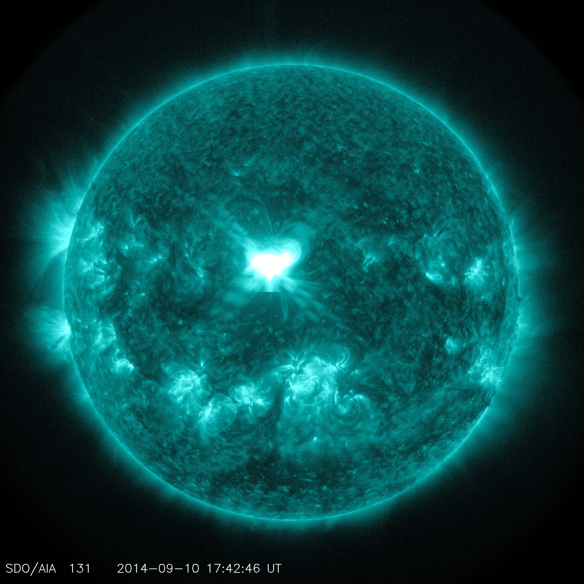 Explosões foram registradas no sol na terça e na quarta (Foto: NASA)