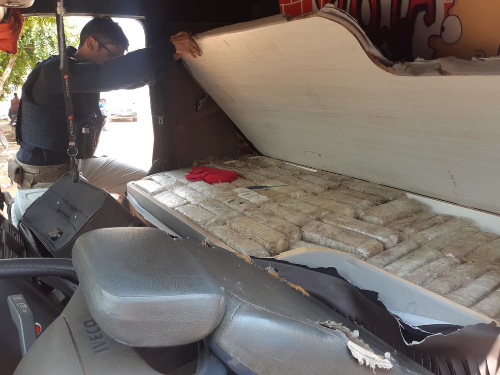 Em Vilhena (RO), PRF apreende quase 300 kg de maconha — Foto: PRF/Divulgação