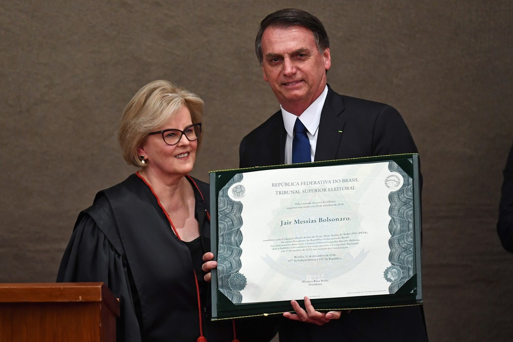 Jair Bolsonaro recebe diploma no TSE — Foto: Evaristo Sá/AFP