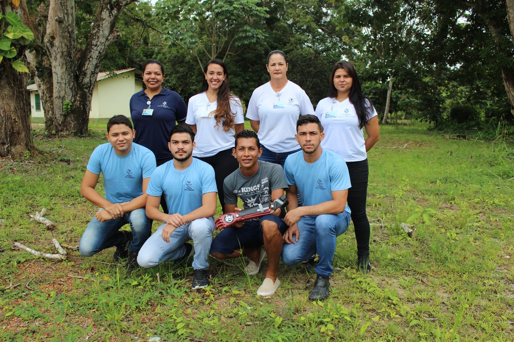 Equipe do Santa Marcelina que faz parte do projeto 'Mãos de João' — Foto: Lívia Costa