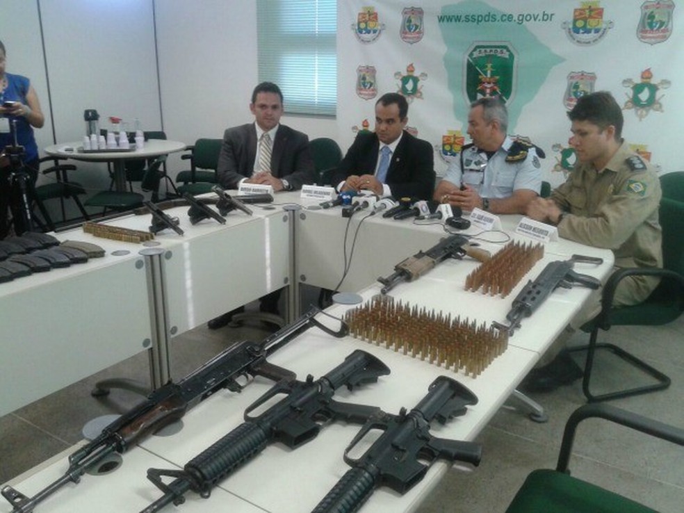 Armas apreendidas no Ceará serão doadas para a polícia (Foto: André Alencar/TV Verdes Mares)