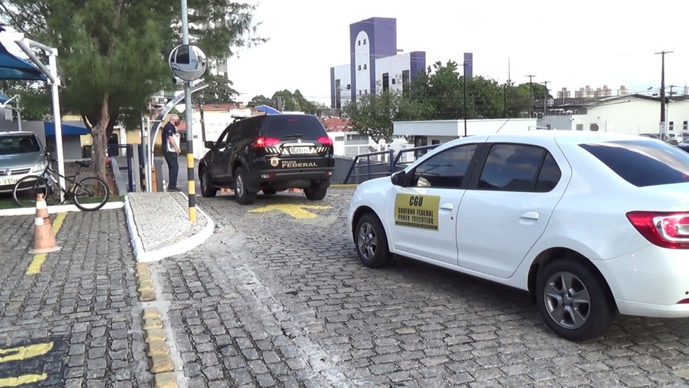 Operação foi deflagrada nesta sexta-feira (30) e tem foco em desvios de dinheiro público em Extremoz, na Grande Natal — Foto: PF/Divulgação