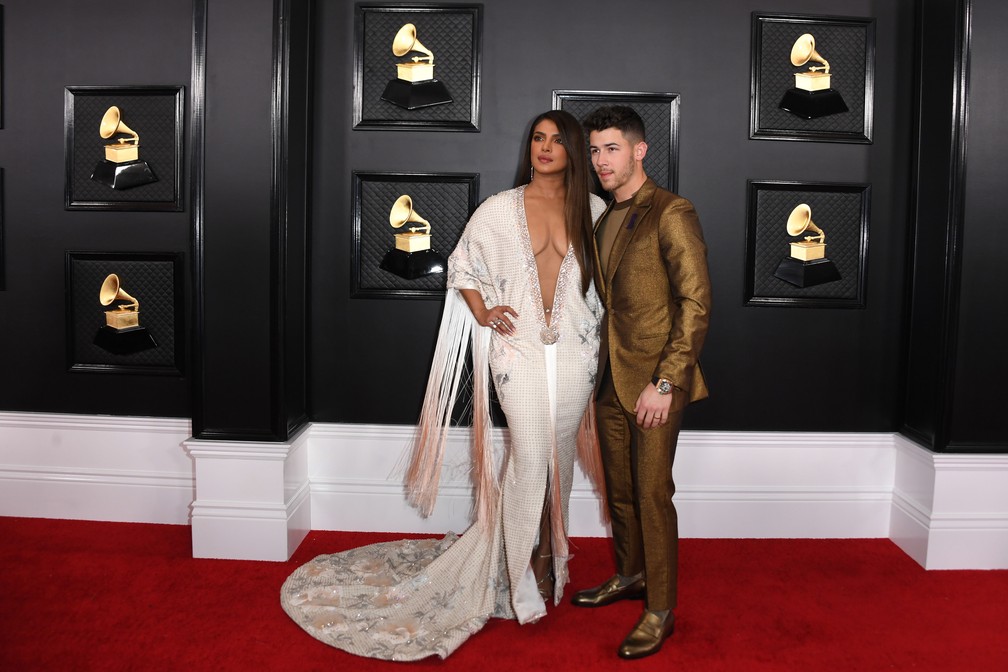  Priyanka Chopra e Nick Jonas chegam ao Grammy 2020 — Foto: VALERIE MACON / AFP