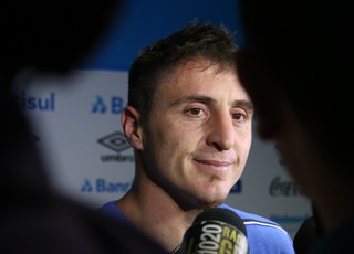 Uruguai alega lesão muscular e corta Cristian Rodríguez de amistoso