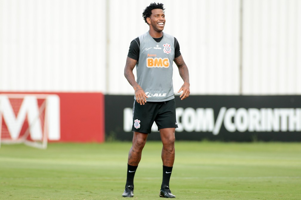 Corinthians acerta pagamentos e encerra pendências salariais com elenco
