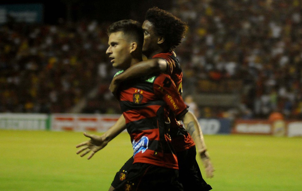 Do time B ao status de estrela em seis anos: o namoro ...